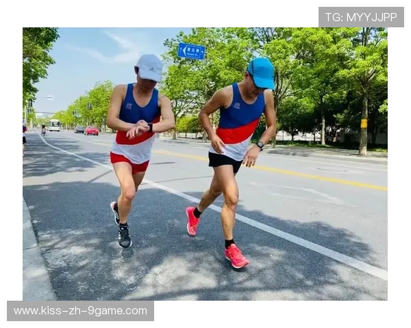 中长跑项目训练日益重视力量与核心稳定,摆脱“只跑不练”模式 中长跑项目训练日益重视力量与核心稳定,摆脱“只跑不练”模式